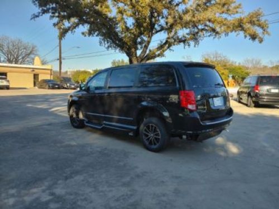 Black Dodge Grand Caravan image number 3