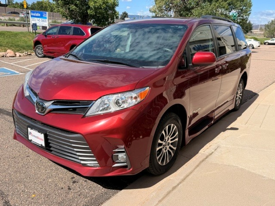 Used 2019 Toyota Sienna XLE - BraunAbility Side Entry In Floor Automatic Ramp