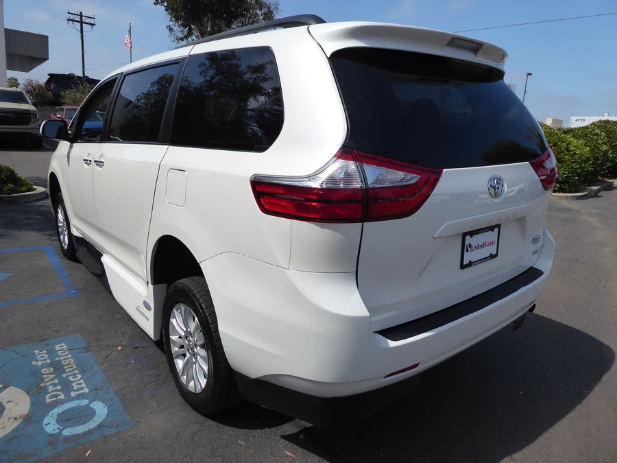 Used 2015 Toyota Sienna XLE - VMI Side Entry In Floor Automatic Ramp