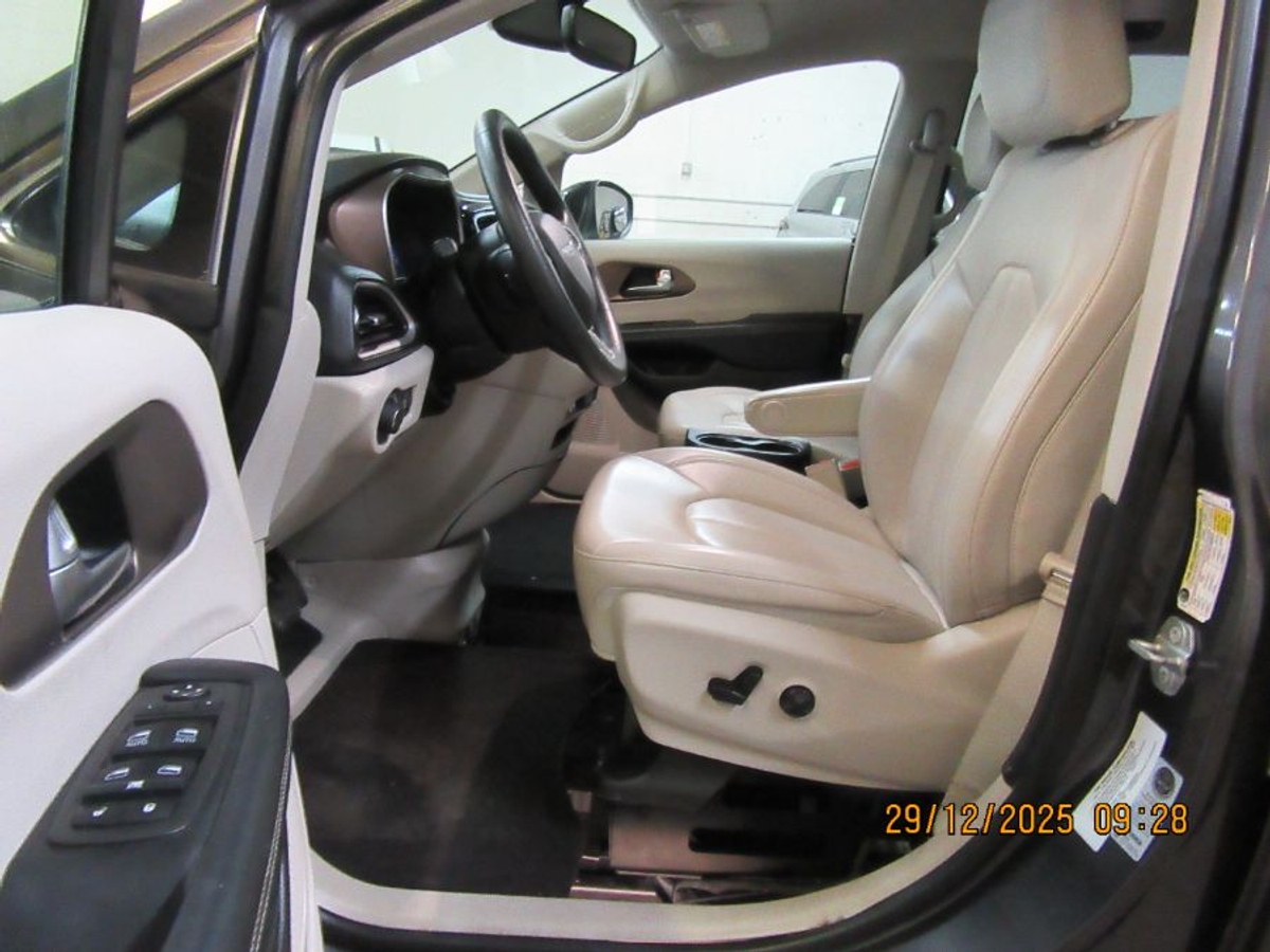 2021 CHRYSLER VOYAGER - Image 5