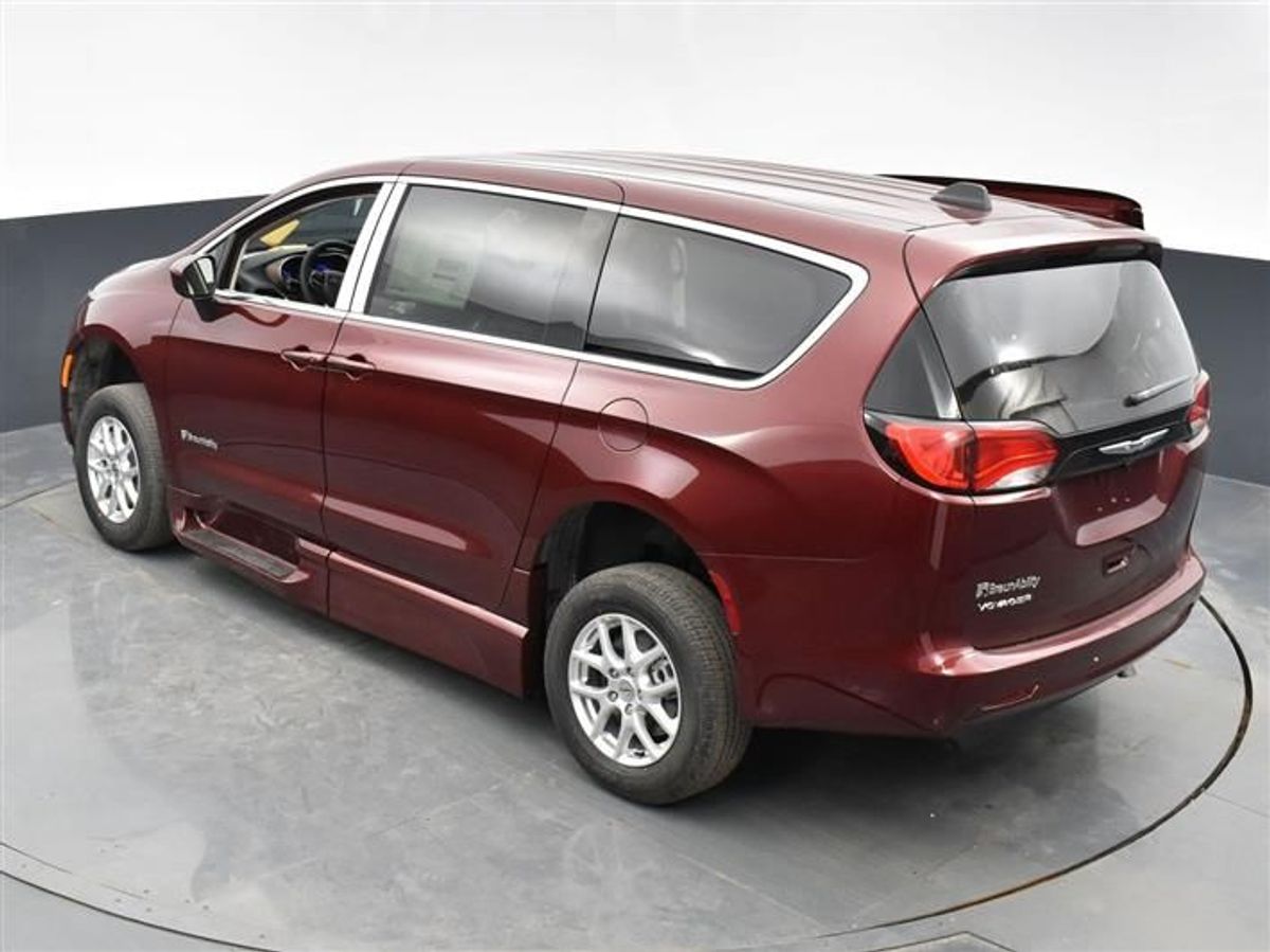2023 CHRYSLER VOYAGER - Image 5