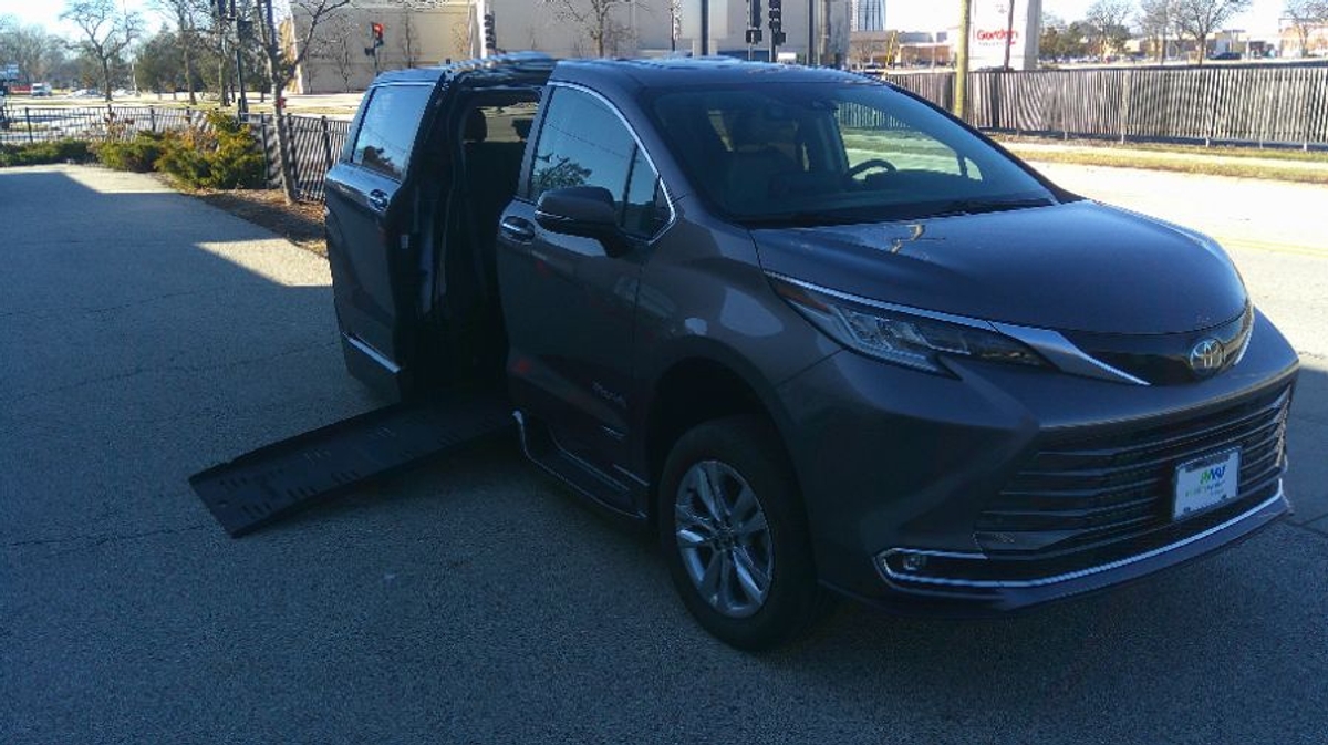 2021 TOYOTA SIENNA - Image 2