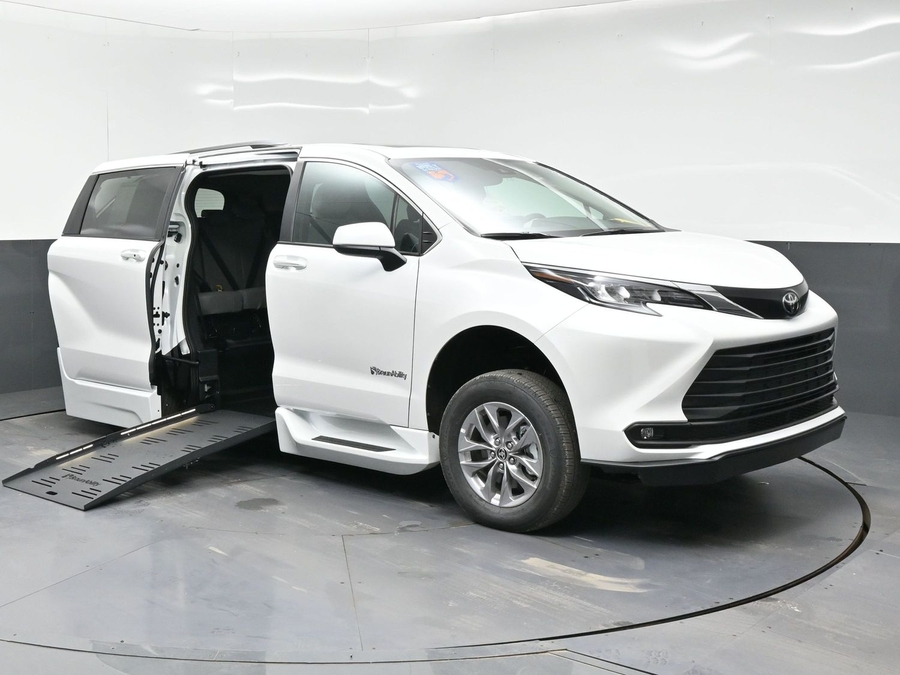 White Toyota Sienna with Side Entry Automatic Fold Out ramp