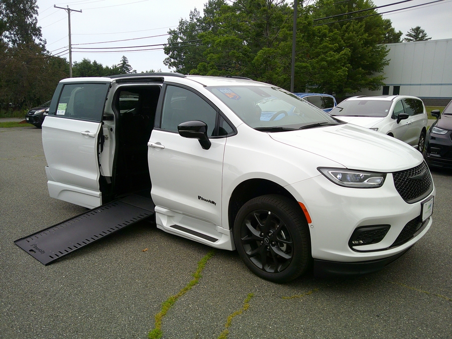White Chrysler Pacifica with Side Entry Automatic In Floor ramp