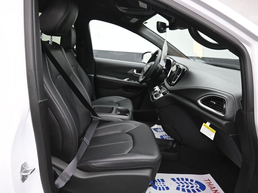 New 2026 Chrysler Pacifica Select Sport - BraunAbility Side Entry Fold Out Manual Ramp