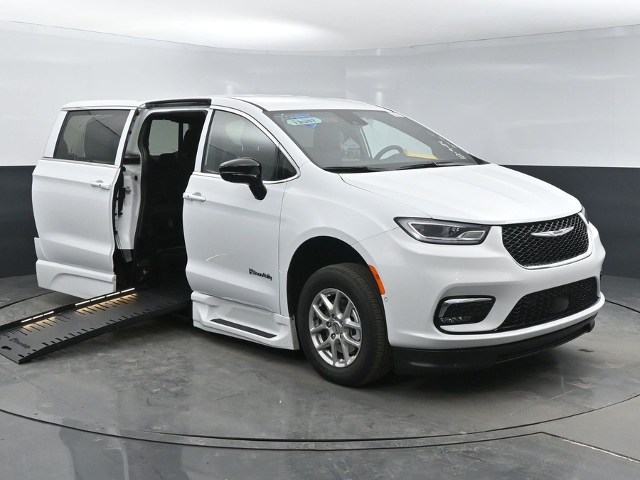 Used 2023 Chrysler Pacifica Touring L - BraunAbility Side Entry Fold Out Automatic Ramp