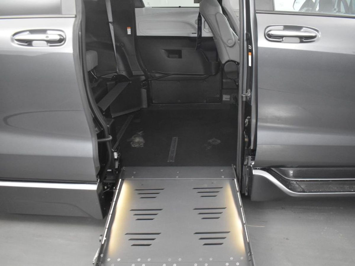 2025 TOYOTA SIENNA - Image 12