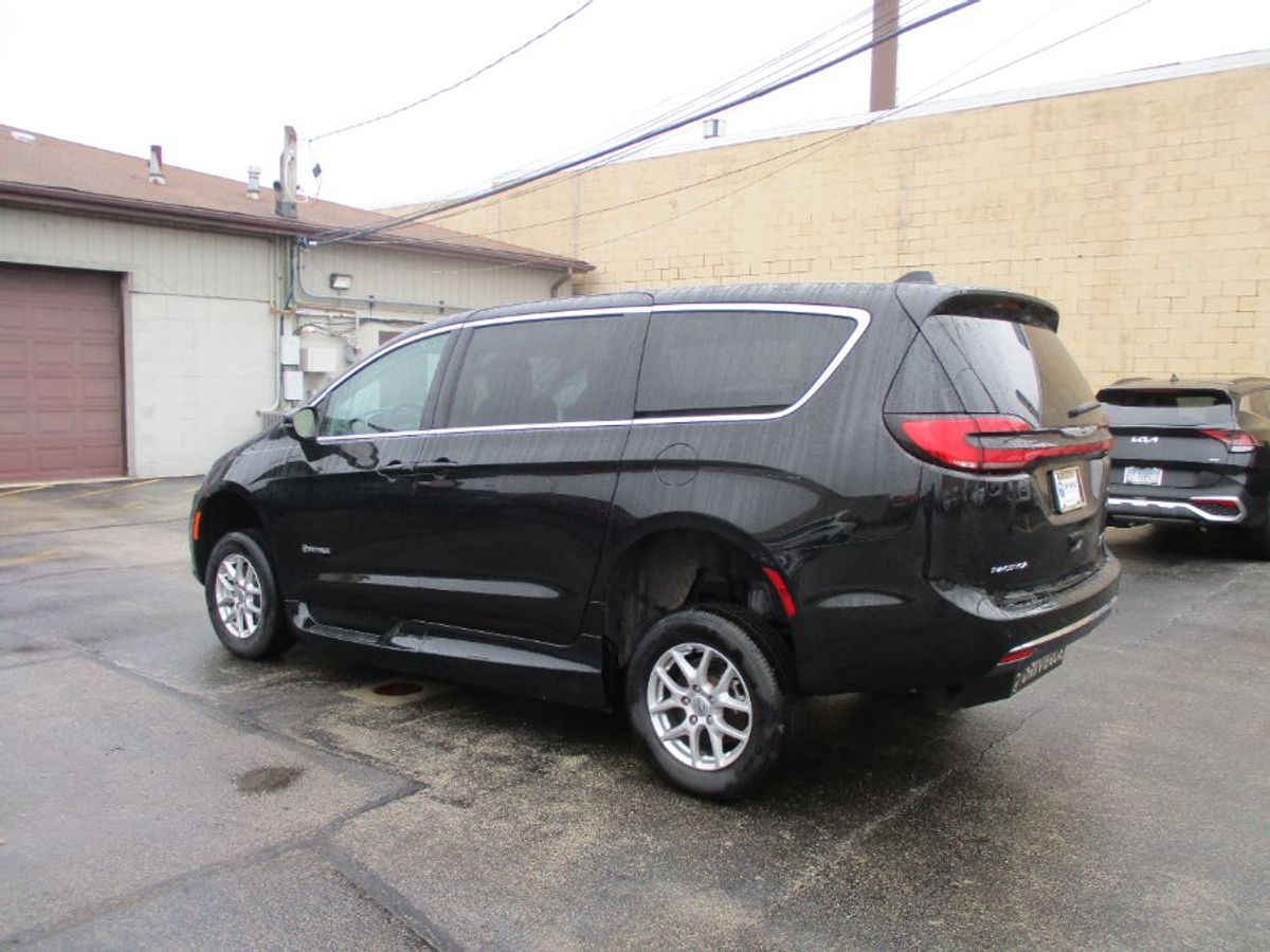 2024 CHRYSLER PACIFICA - Image 6