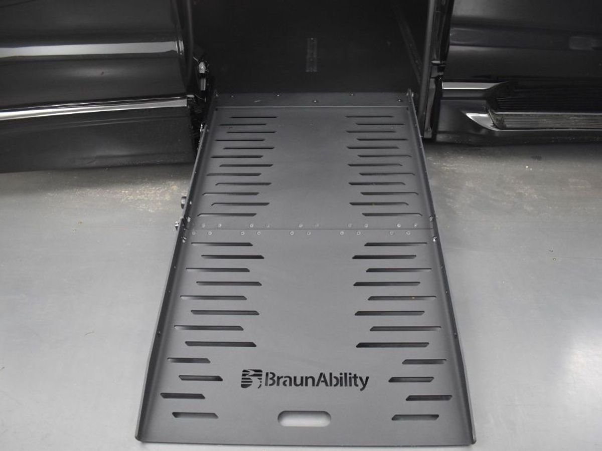 2025 CHRYSLER PACIFICA - Image 11