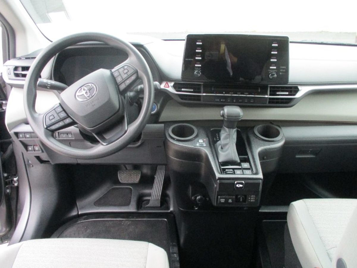 2023 TOYOTA SIENNA - Image 6