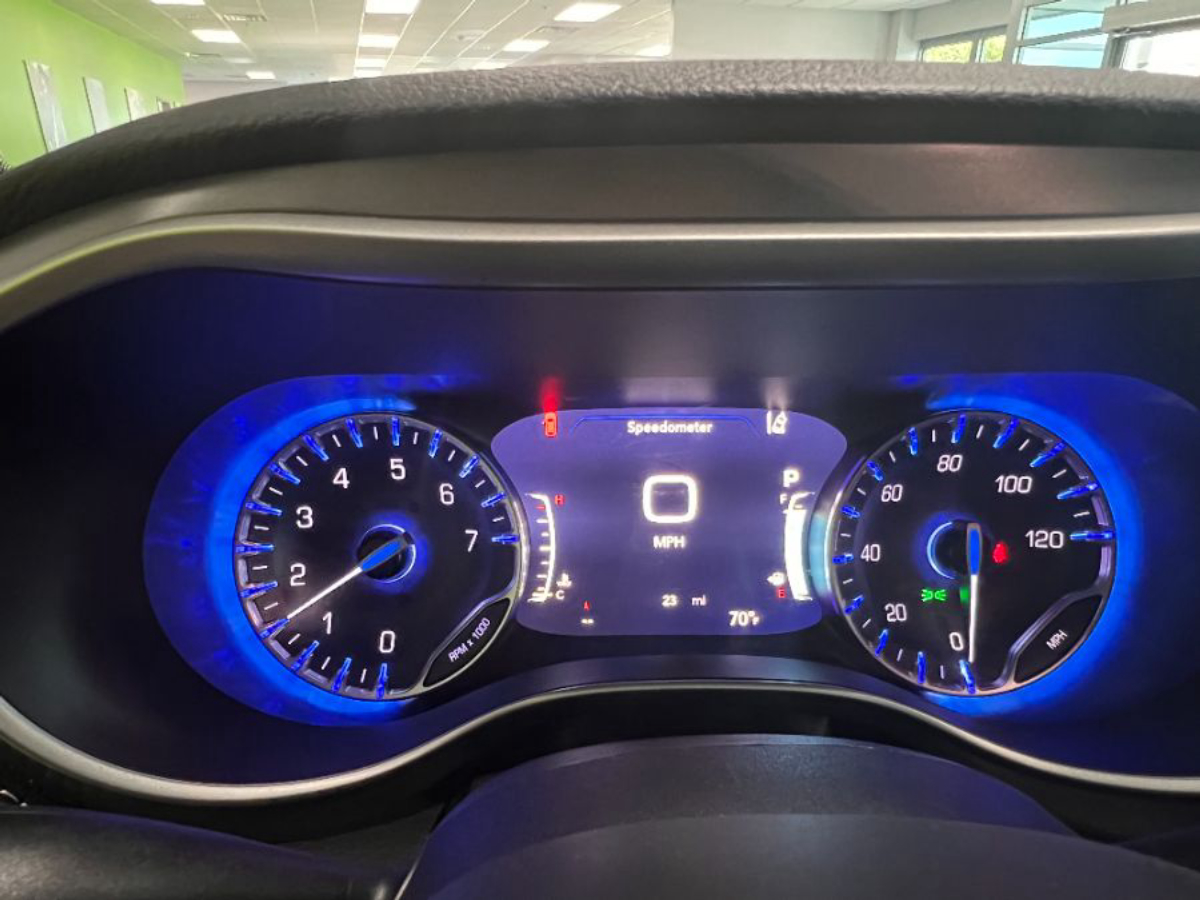 2023 CHRYSLER PACIFICA - Image 9