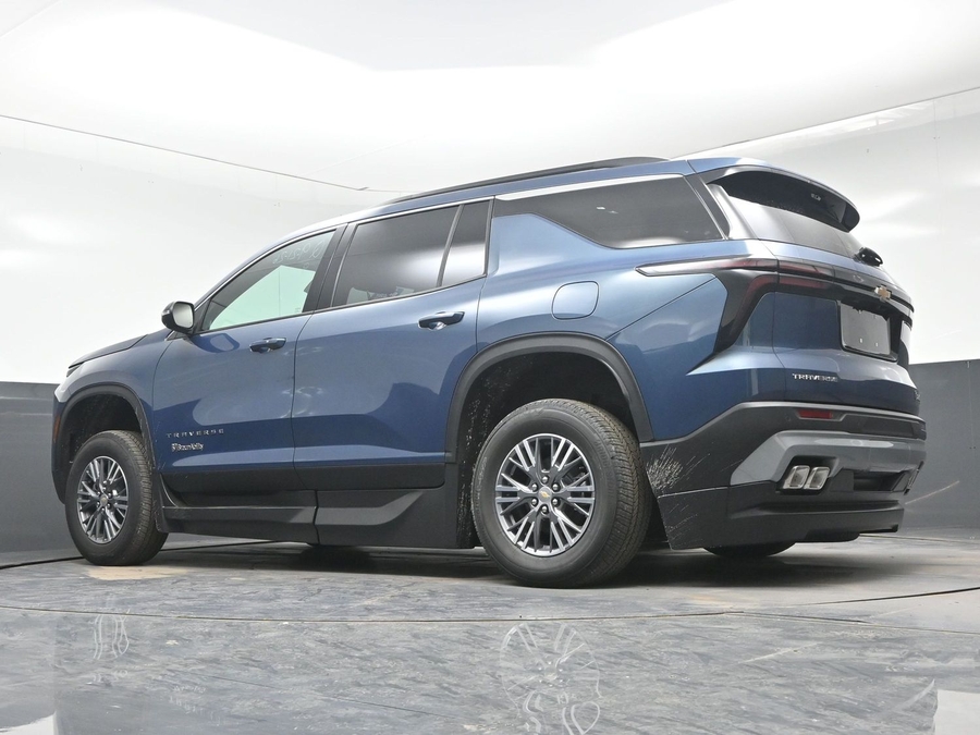 New 2026 Chevrolet Traverse 1LT - BraunAbility Side Entry In Floor Automatic Ramp