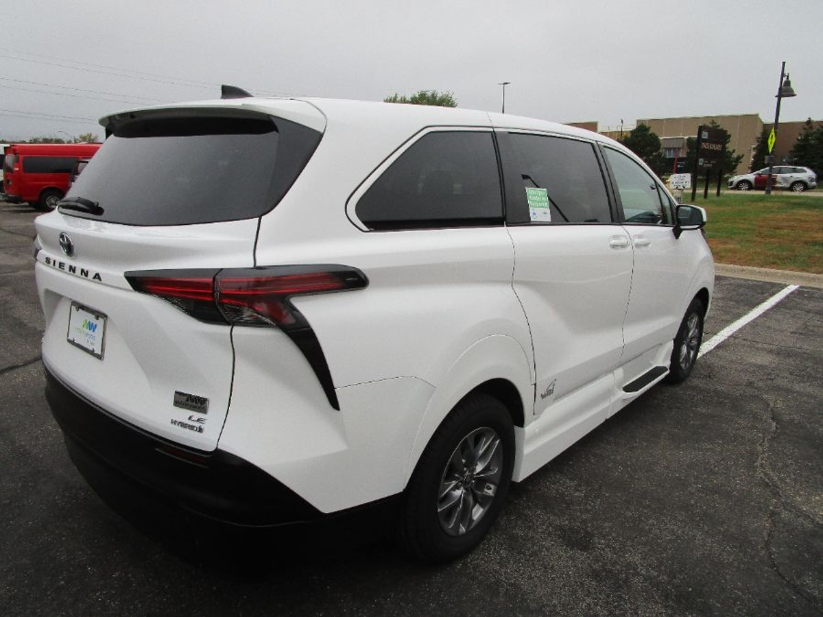 2022 TOYOTA SIENNA - Image 3