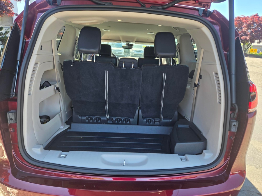 Used 2022 Chrysler Pacifica Touring L - VMI Side Entry Entry In Floor Automatic Ramp