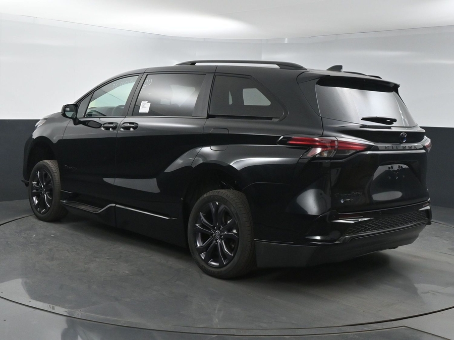 New 2025 Toyota Sienna Hybrid XSE Sport - BraunAbility Side Entry Entry In Floor Automatic Ramp