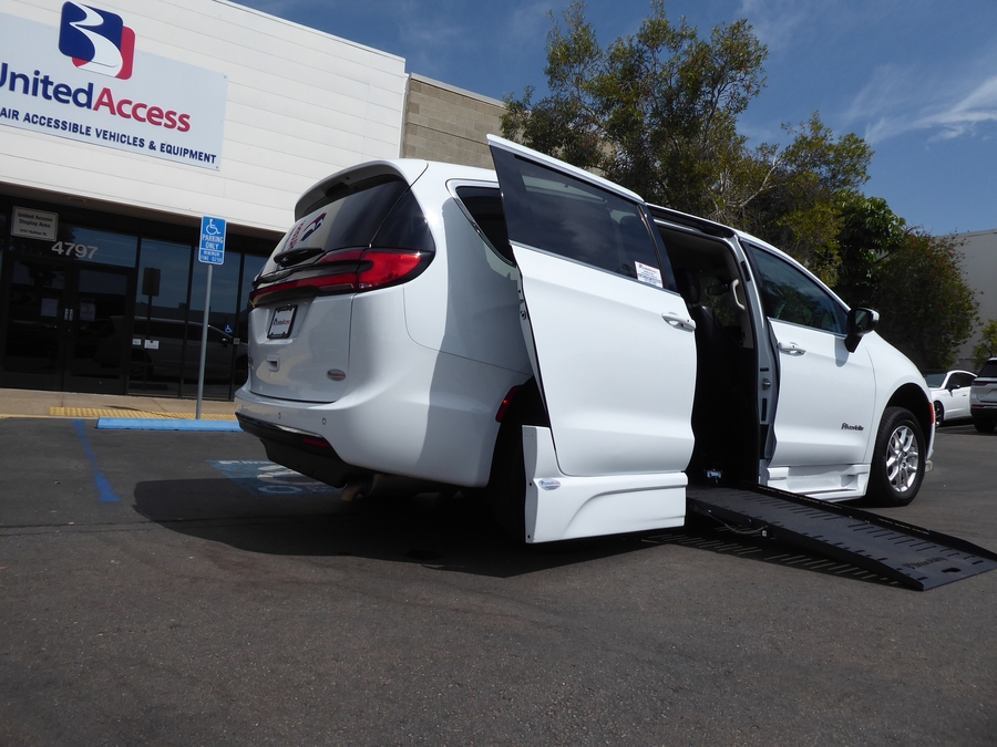 Used 2023 Chrysler Pacifica Touring L - BraunAbility Side Entry Fold Out Automatic Ramp