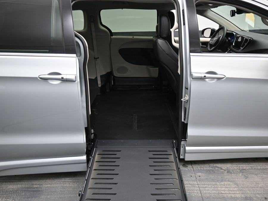 Used 2024 Chrysler Pacifica Touring L - BraunAbility Side Entry Entry Fold Out Automatic Ramp
