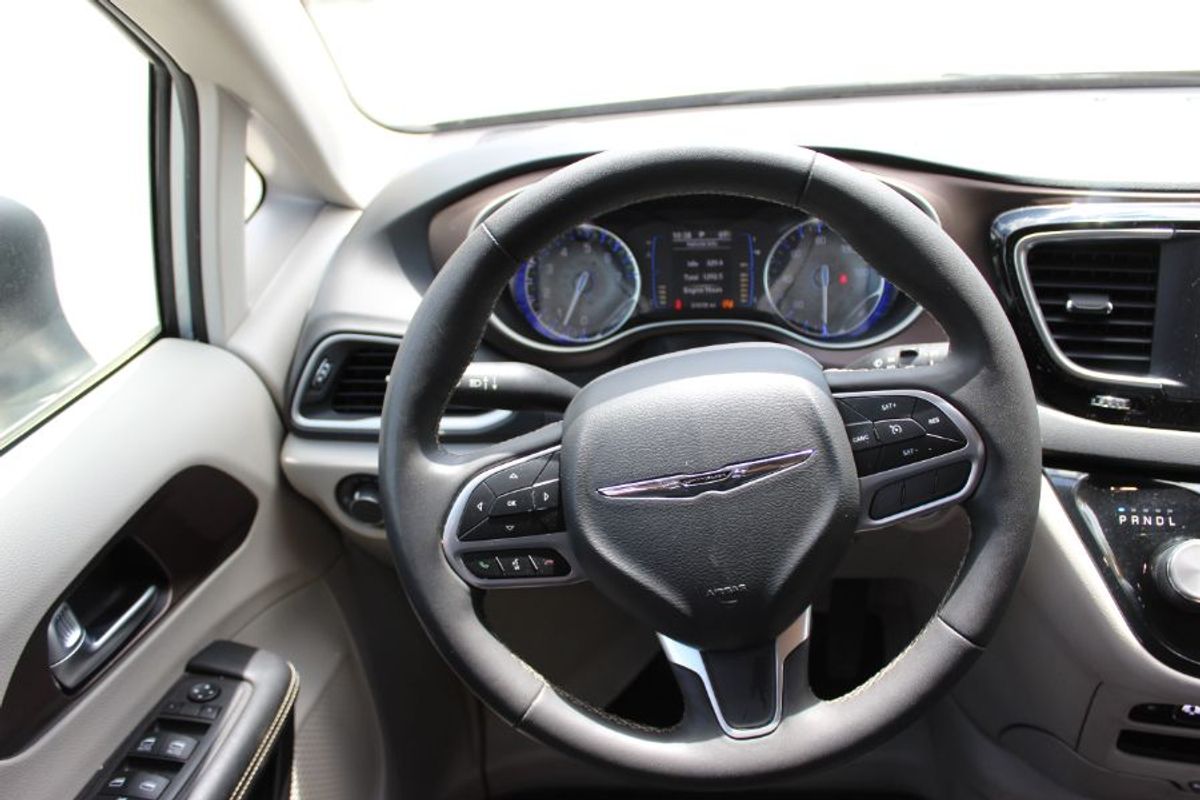 2022 CHRYSLER VOYAGER - Image 11