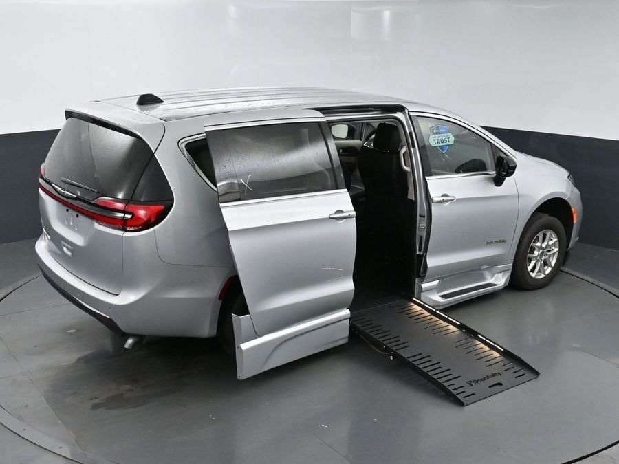 Used 2024 Chrysler Pacifica Touring L - BraunAbility Side Entry Entry Fold Out Automatic Ramp