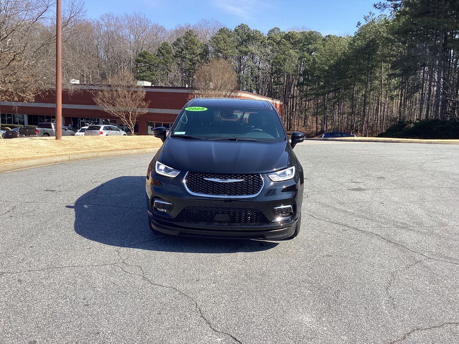 Black Chrysler Pacifica with Side Entry Automatic Fold Out ramp