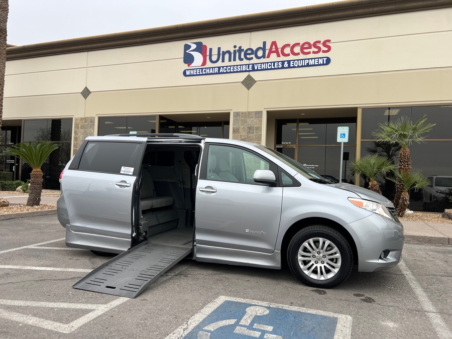 Used 2012 Toyota Sienna XLE - BraunAbility Side Entry Entry Fold Out Automatic Ramp