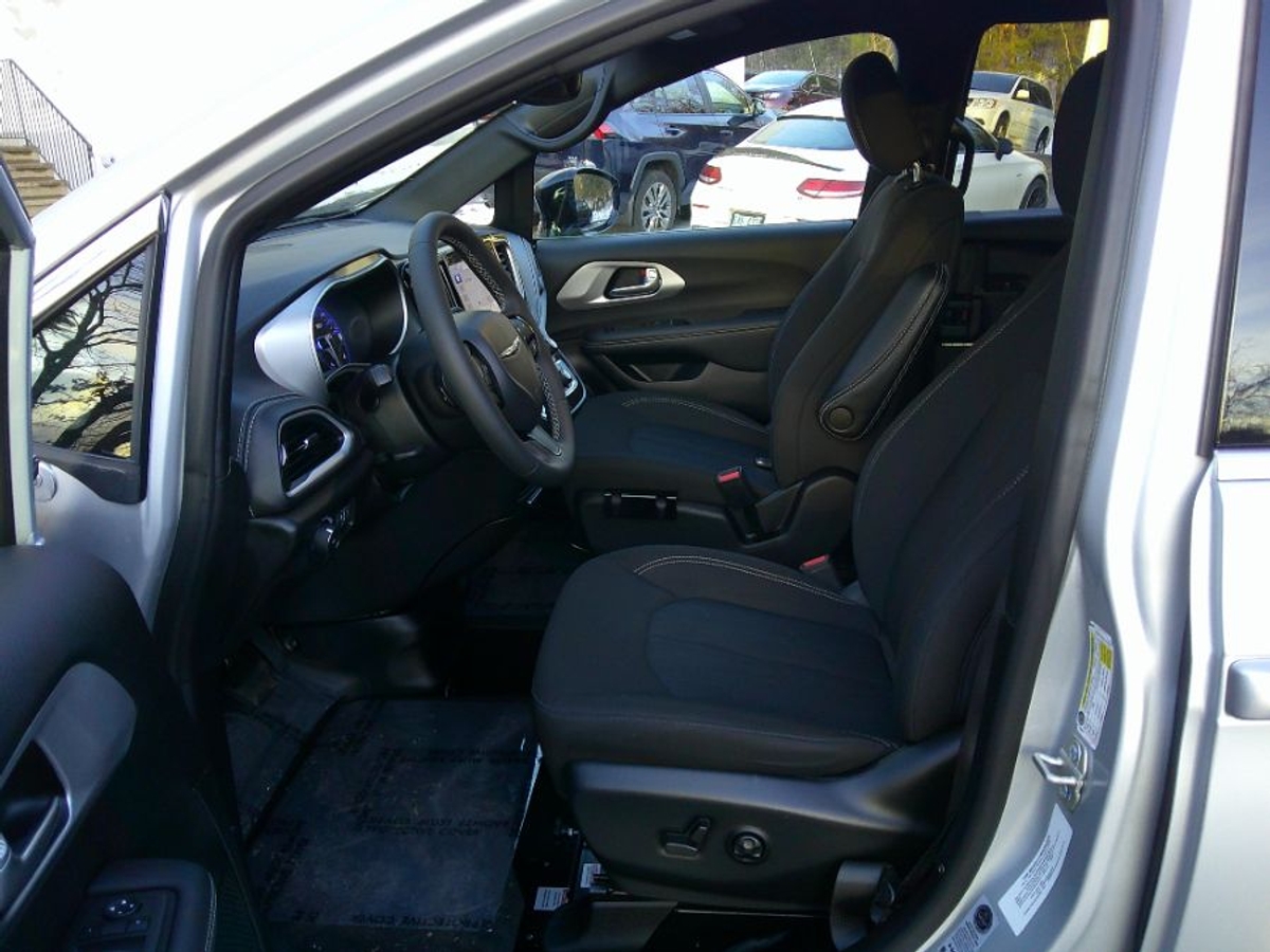 2024 CHRYSLER PACIFICA - Image 22