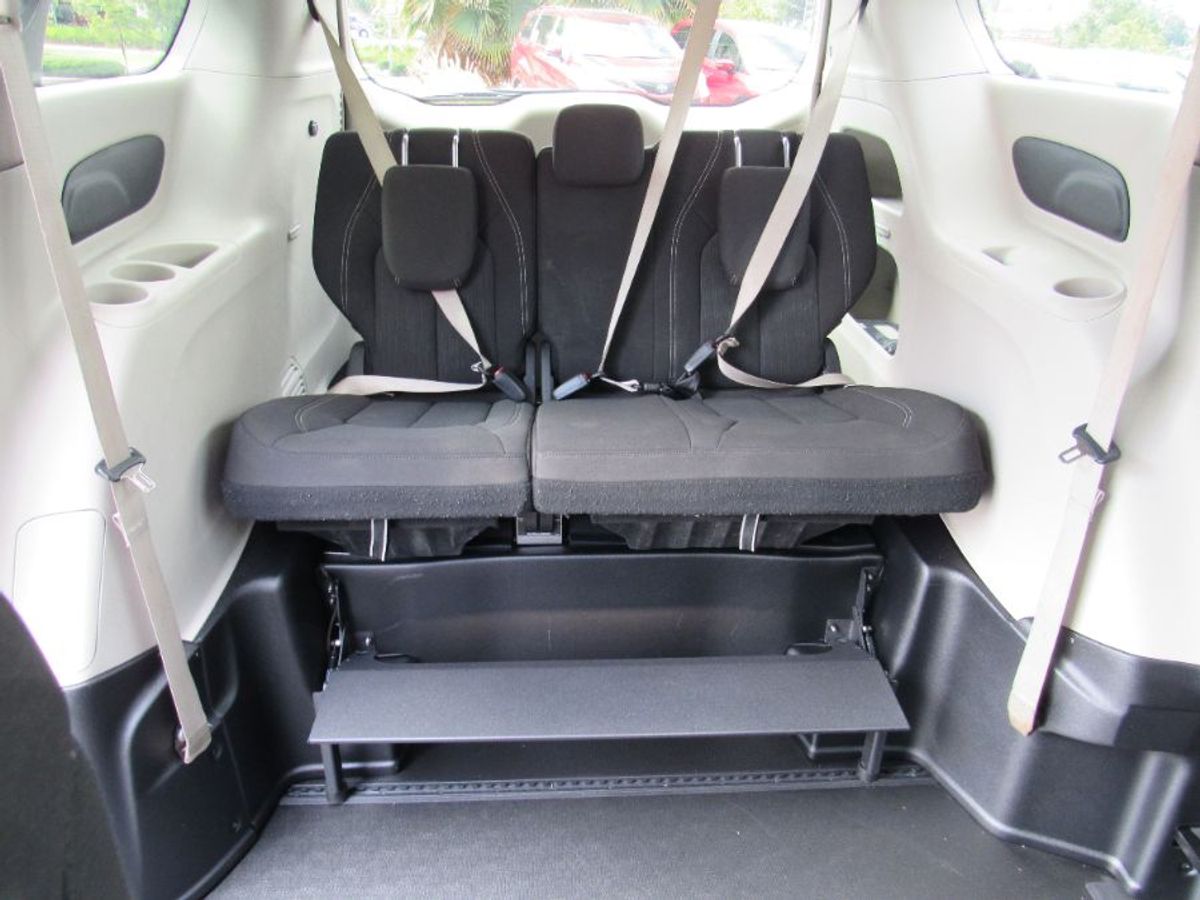 2023 CHRYSLER VOYAGER - Image 9