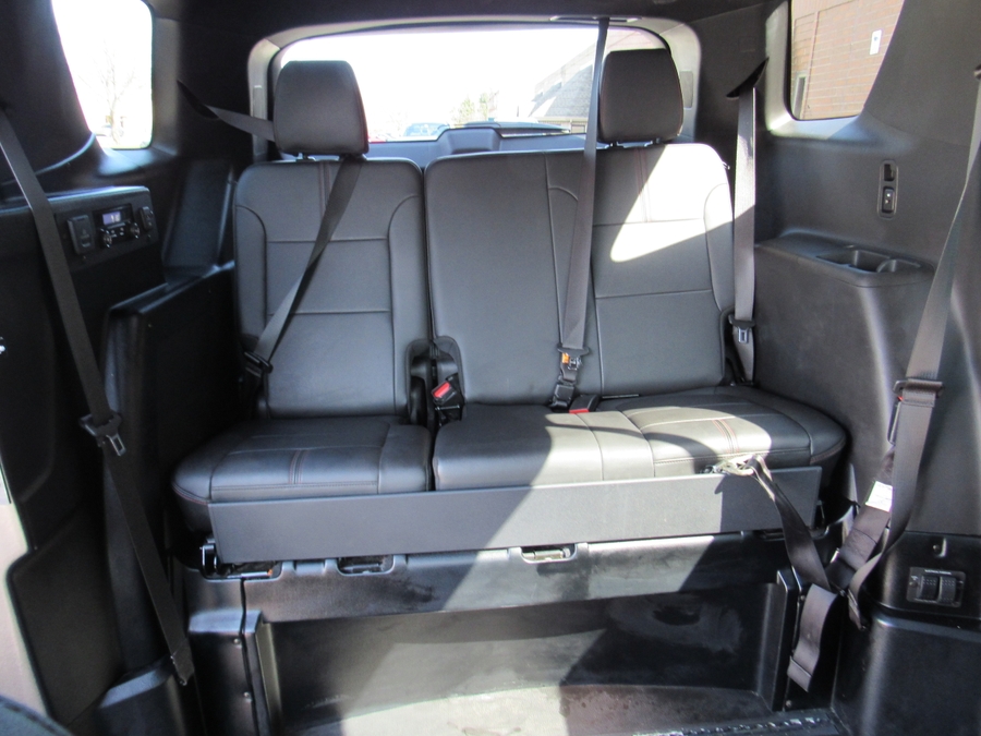 Red Chevrolet Traverse image number 7