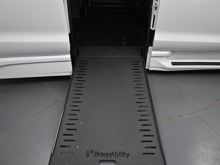 New 2027 Chrysler Pacifica Select Sport - BraunAbility Side Entry In Floor Automatic Ramp