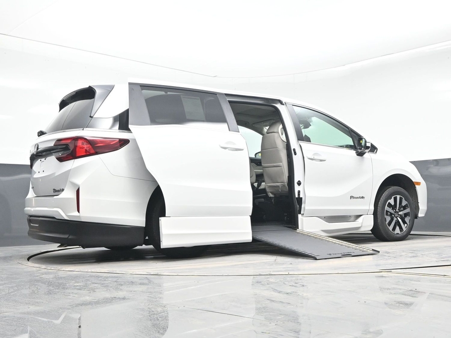 New 2026 Honda Odyssey EX-L - BraunAbility Side Entry Entry In Floor Automatic Ramp