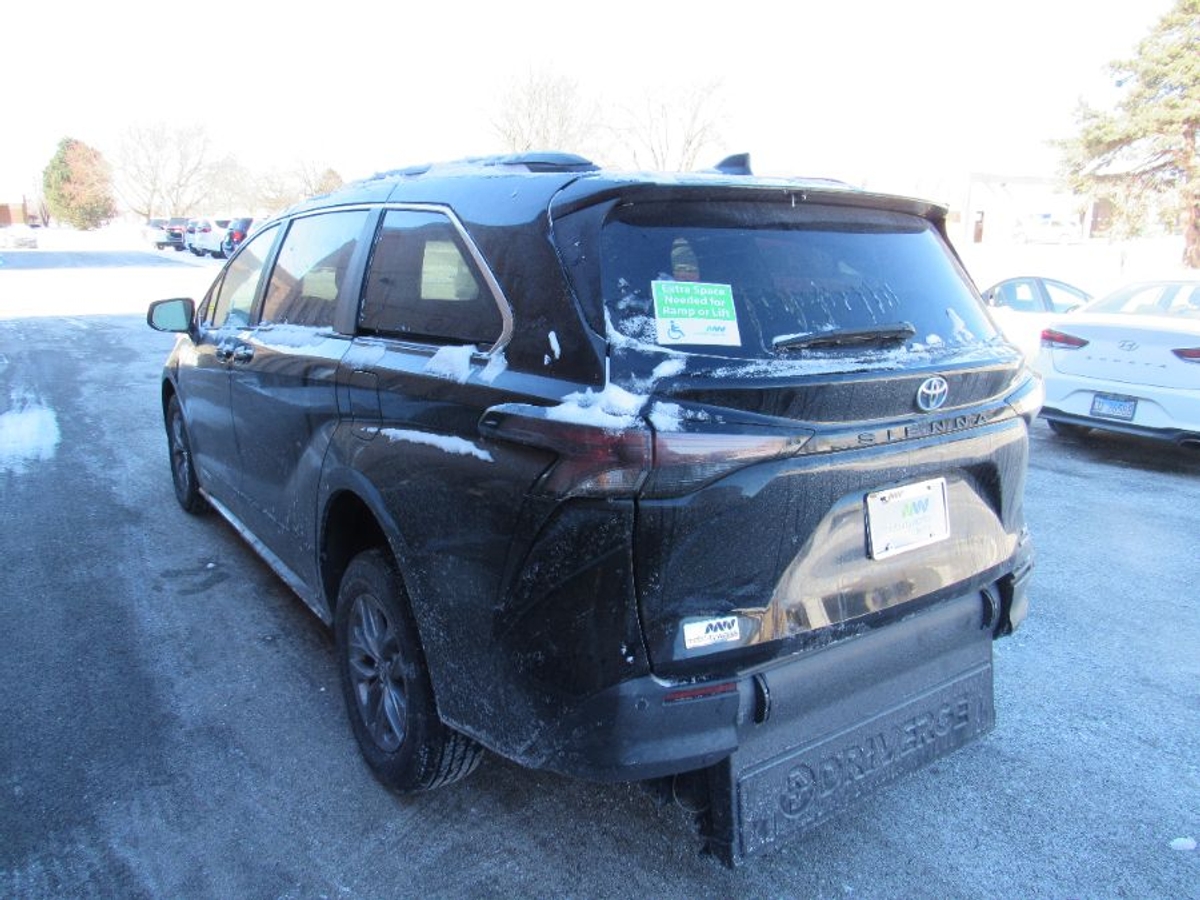 2024 TOYOTA SIENNA - Image 14