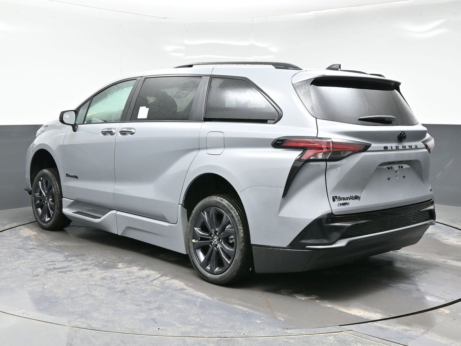 New 2026 Toyota Sienna Hybrid XSE Sport - BraunAbility Side Entry Entry Fold Out Automatic Ramp