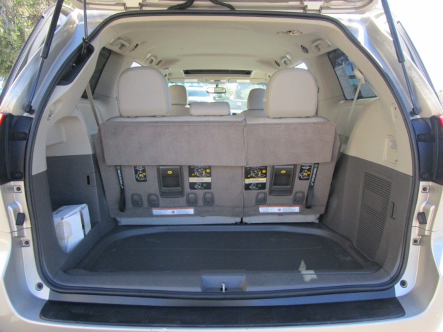 Used 2015 Toyota Sienna XLE - VMI Side Entry Entry In Floor Automatic Ramp