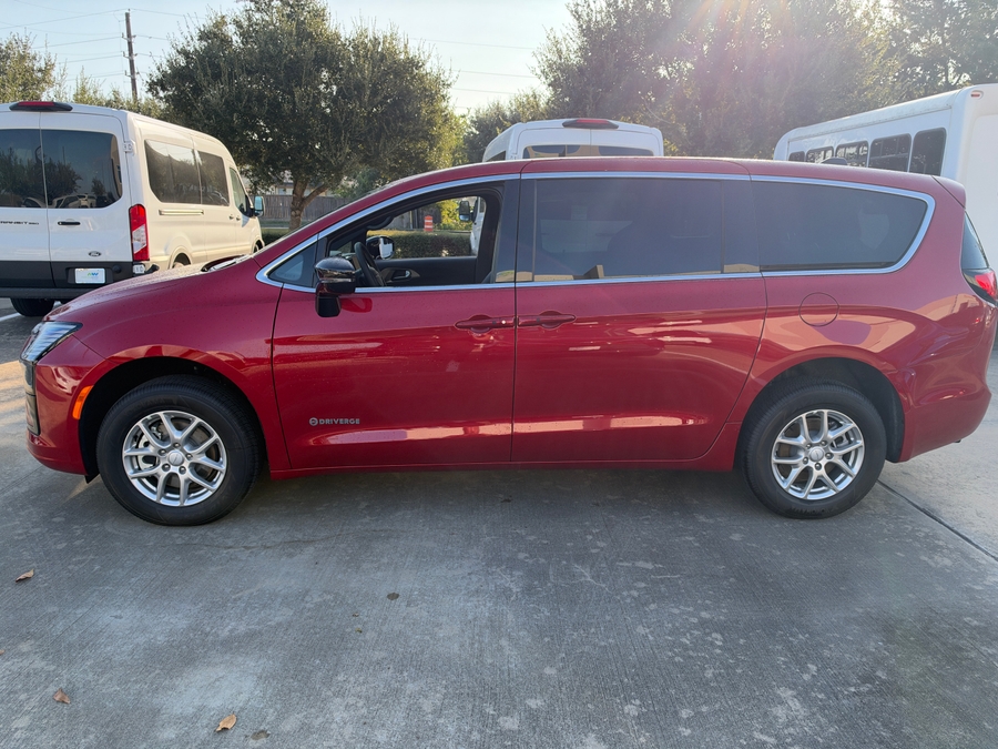 Red Chrysler Pacifica image number 5