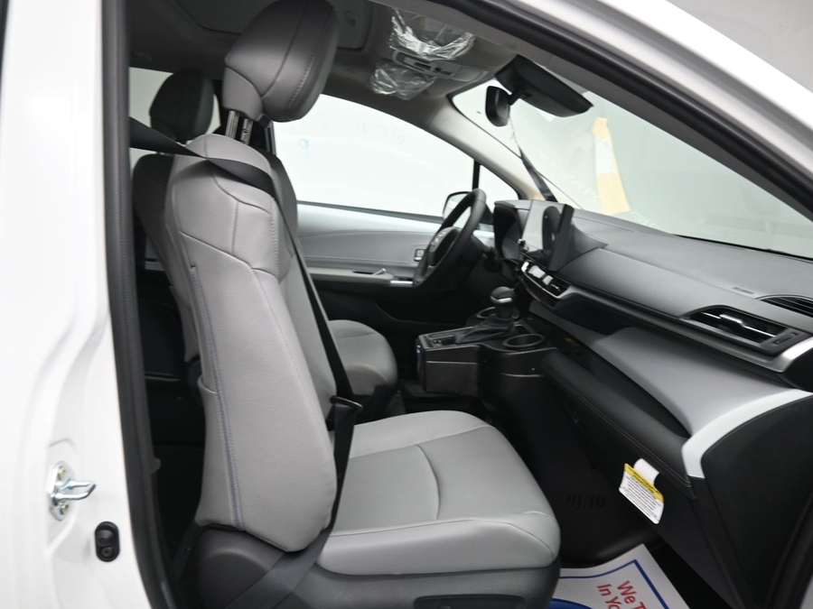 New 2026 Toyota Sienna Hybrid XLE Add - BraunAbility Side Entry In Floor Automatic Ramp