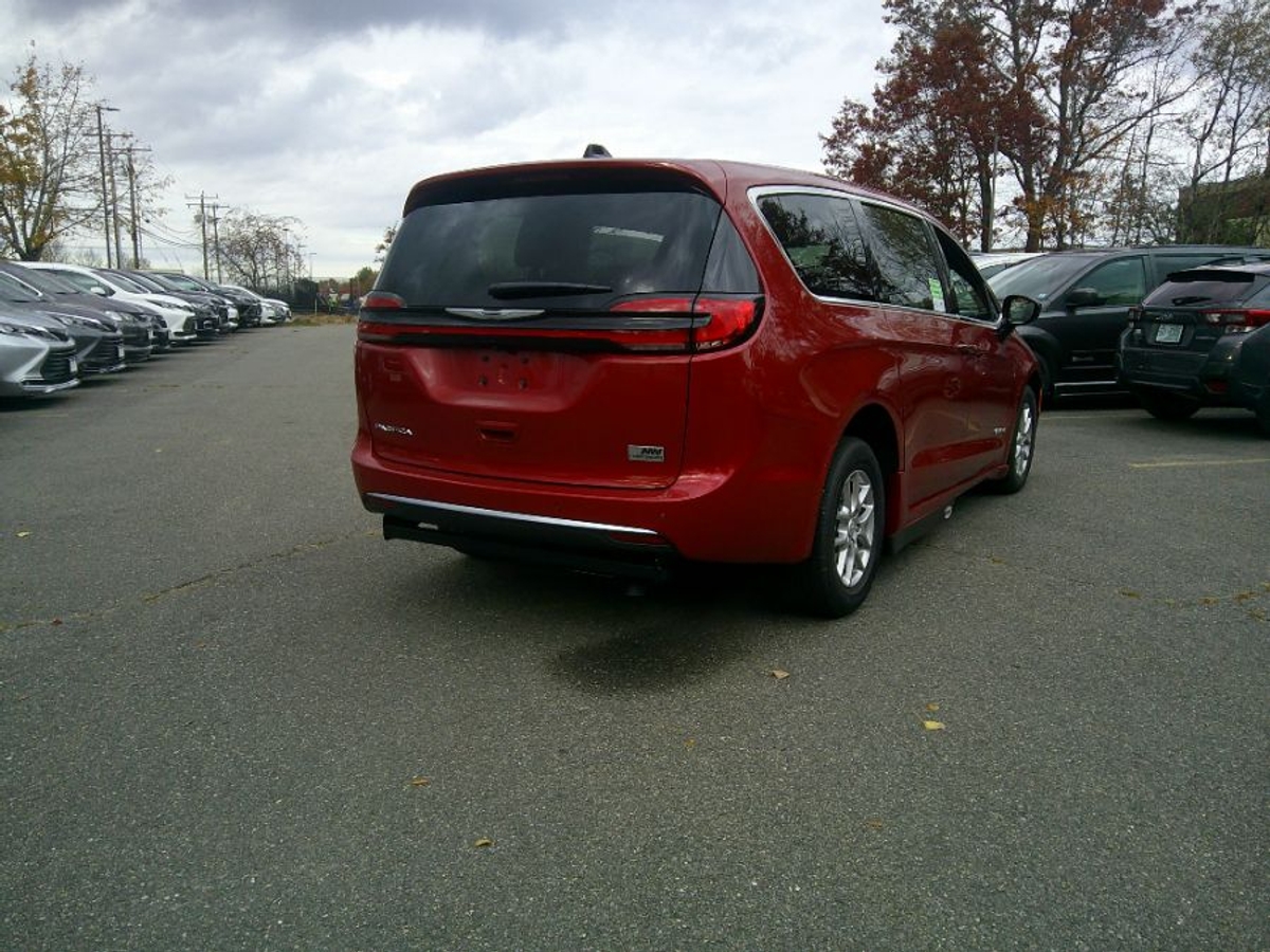 2026 CHRYSLER PACIFICA - Image 10