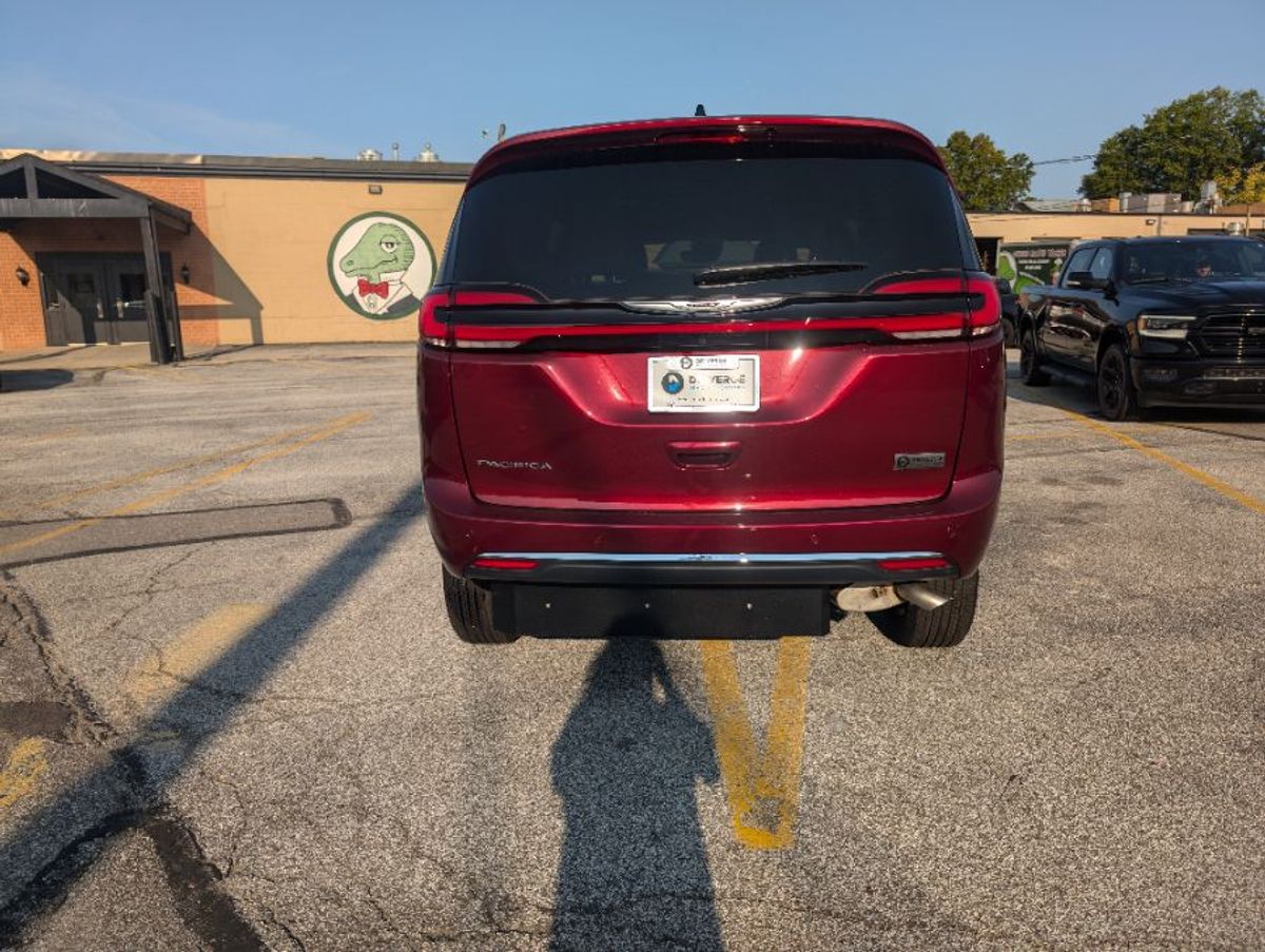 2023 CHRYSLER PACIFICA - Image 17