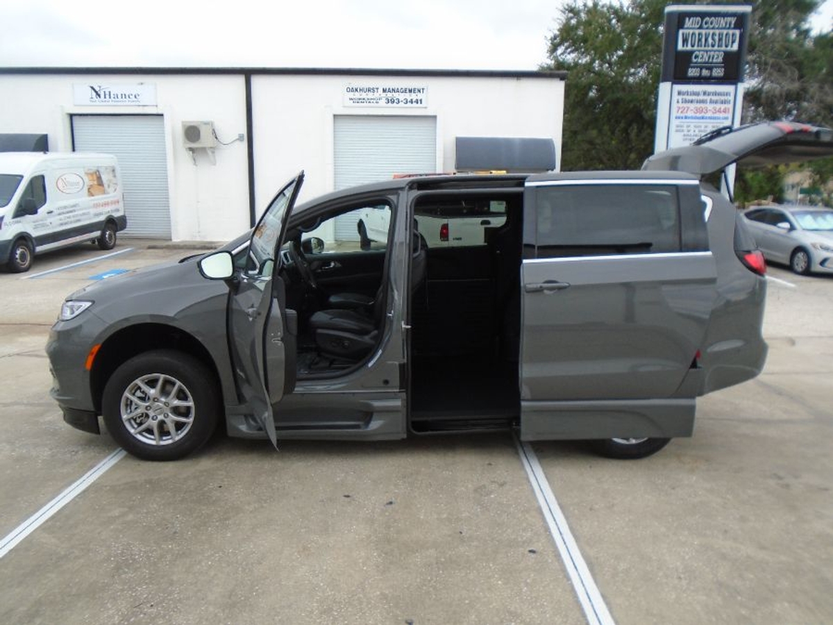 2025 CHRYSLER PACIFICA - Image 5