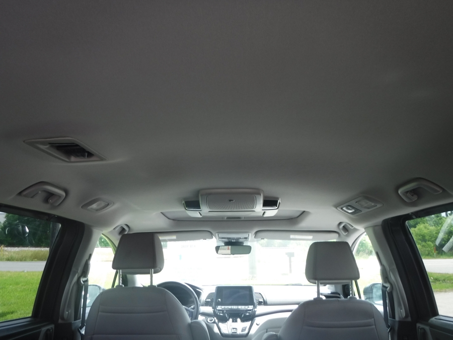 Grey Honda Odyssey image number 15