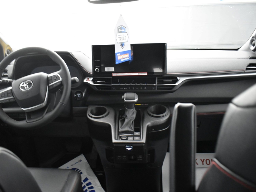 New 2025 Toyota Sienna Hybrid XSE Sport - BraunAbility Side Entry Entry In Floor Automatic Ramp