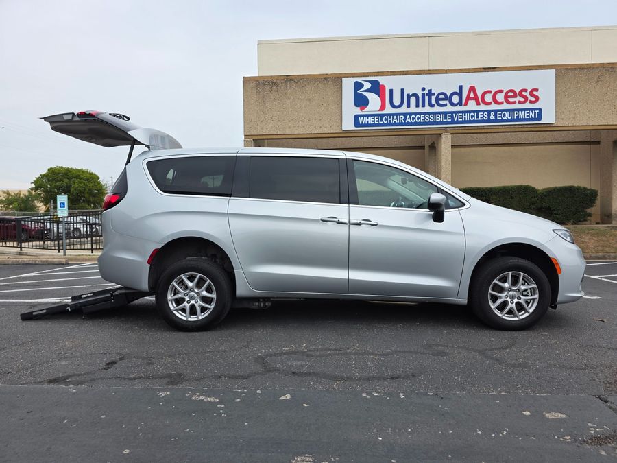 Used 2023 Chrysler Pacifica Touring L -   Entry  Ramp