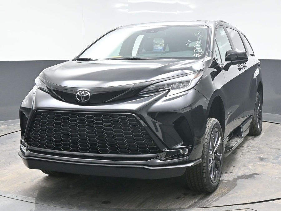 New 2026 Toyota Sienna Hybrid XSE Sport - BraunAbility Side Entry Entry In Floor Automatic Ramp