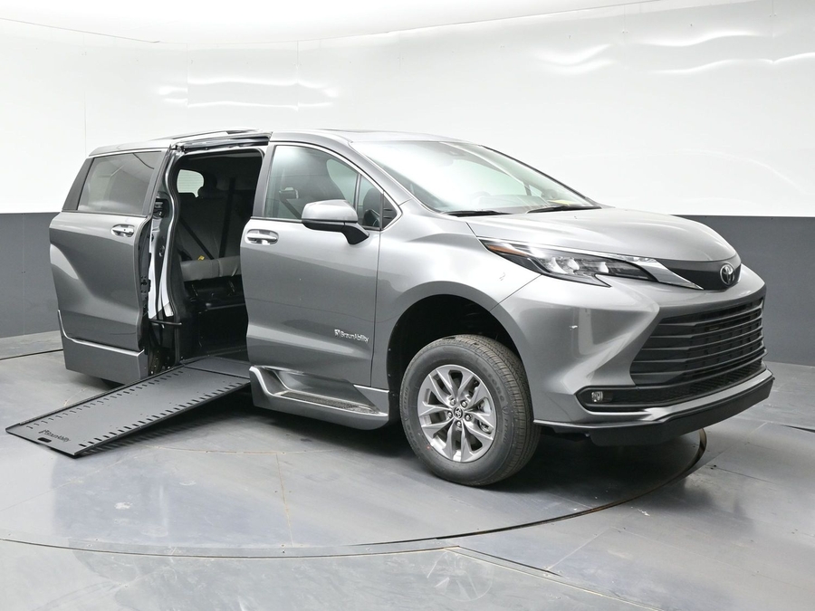 New 2026 Toyota Sienna Hybrid XLE Add - BraunAbility Side Entry In Floor Automatic Ramp