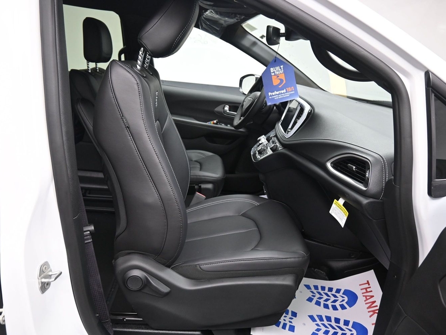 New 2027 Chrysler Pacifica Select Sport - BraunAbility Side Entry Fold Out Automatic Ramp