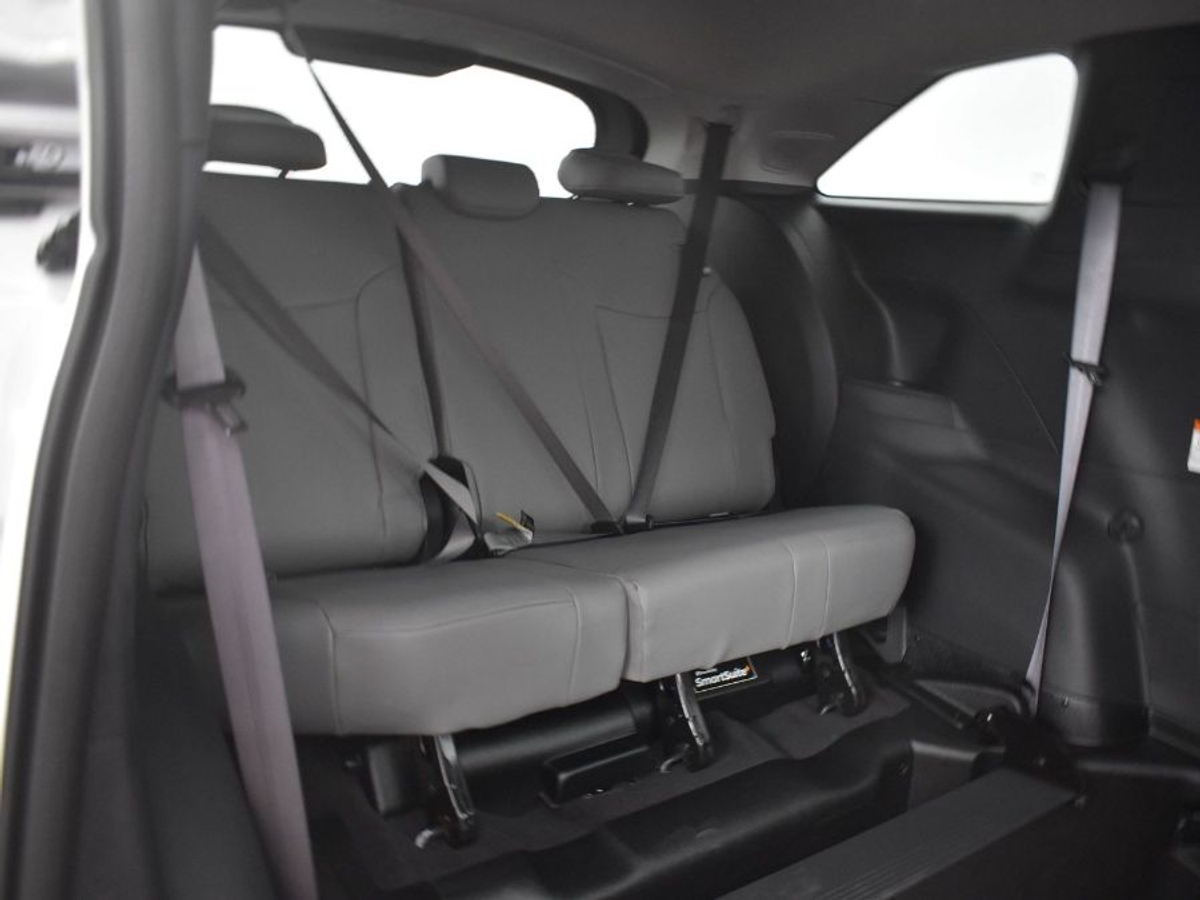 2025 TOYOTA SIENNA - Image 8