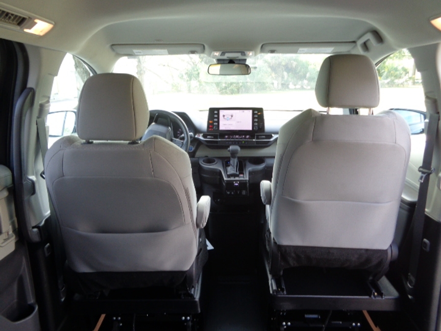 Used 2024 Toyota Sienna Hybrid LE - BraunAbility Side Entry Entry Fold Out Automatic Ramp