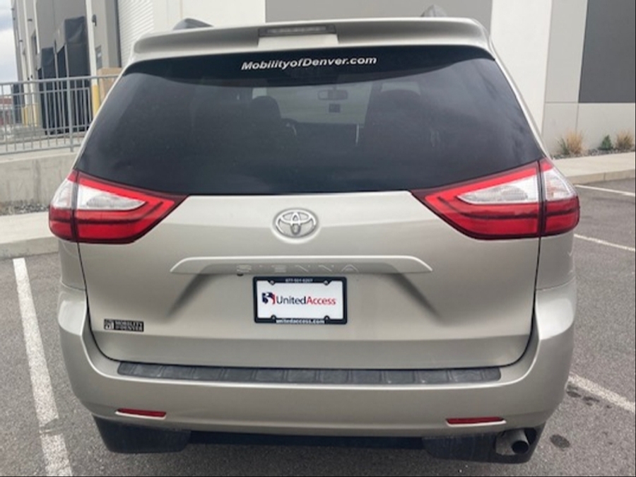 Used 2015 Toyota Sienna LE - VMI Side Entry Entry In Floor Automatic Ramp