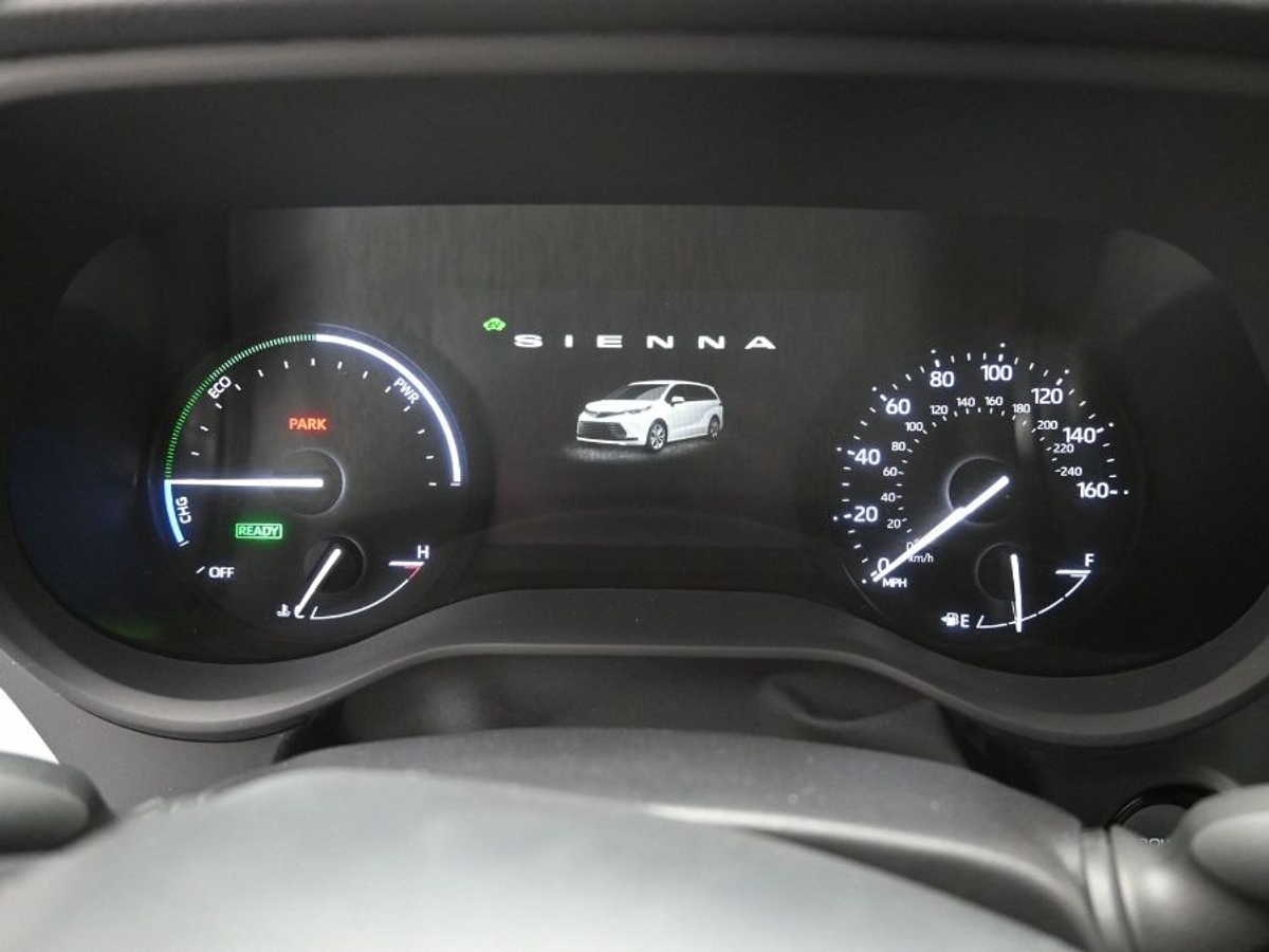 2025 TOYOTA SIENNA - Image 14