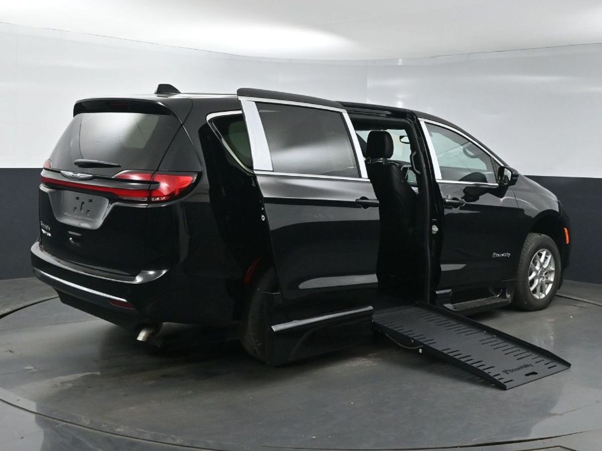 2025 CHRYSLER PACIFICA - Image 7