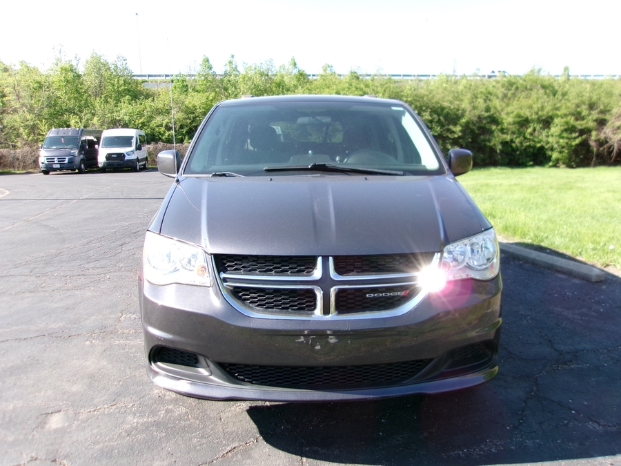 Grey Dodge Grand Caravan image number 8